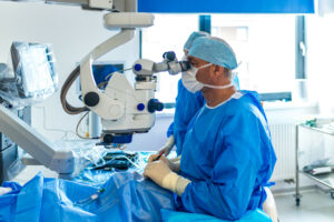 Ile czeka się na operację zaćmy na NFZ w Polsce?